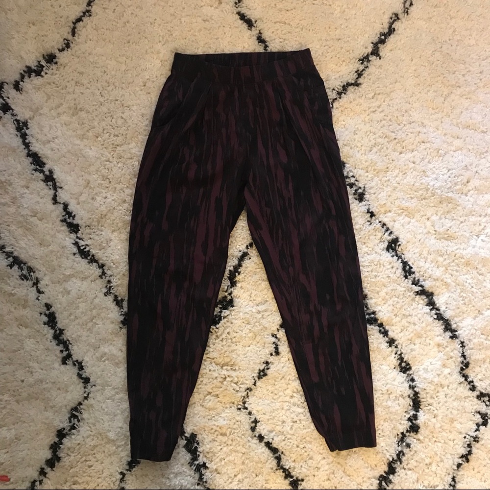 Lululemon relaxed fit light weight pant